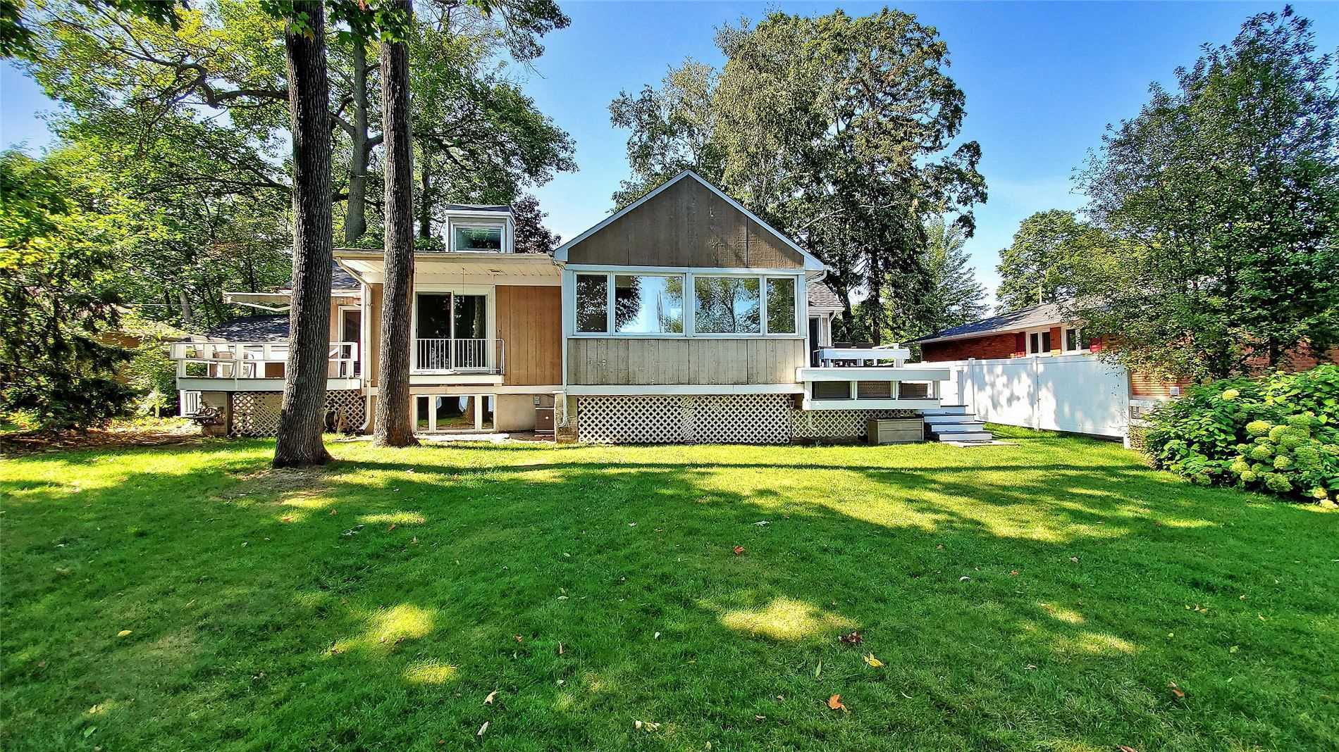 743 Broadview Ave