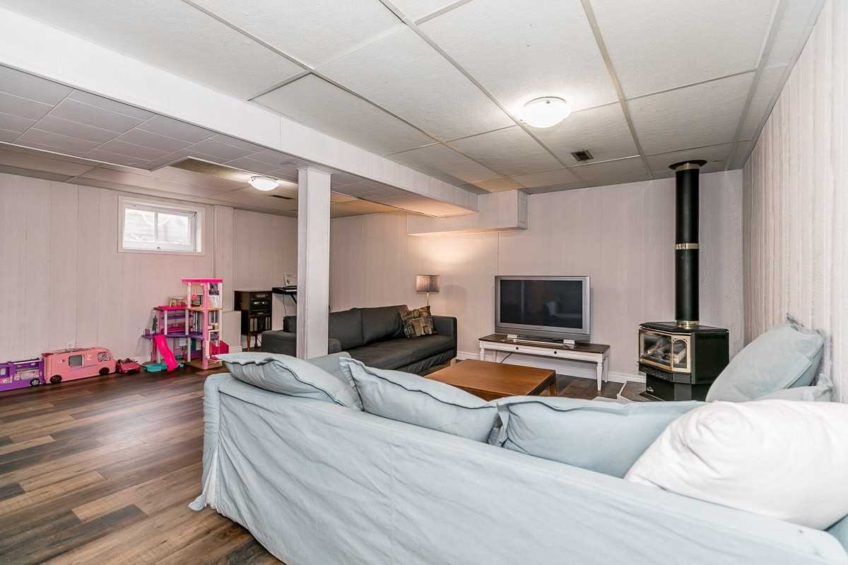 62 Courtice Crescent