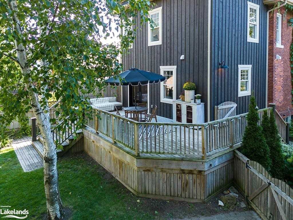 441 Maple St