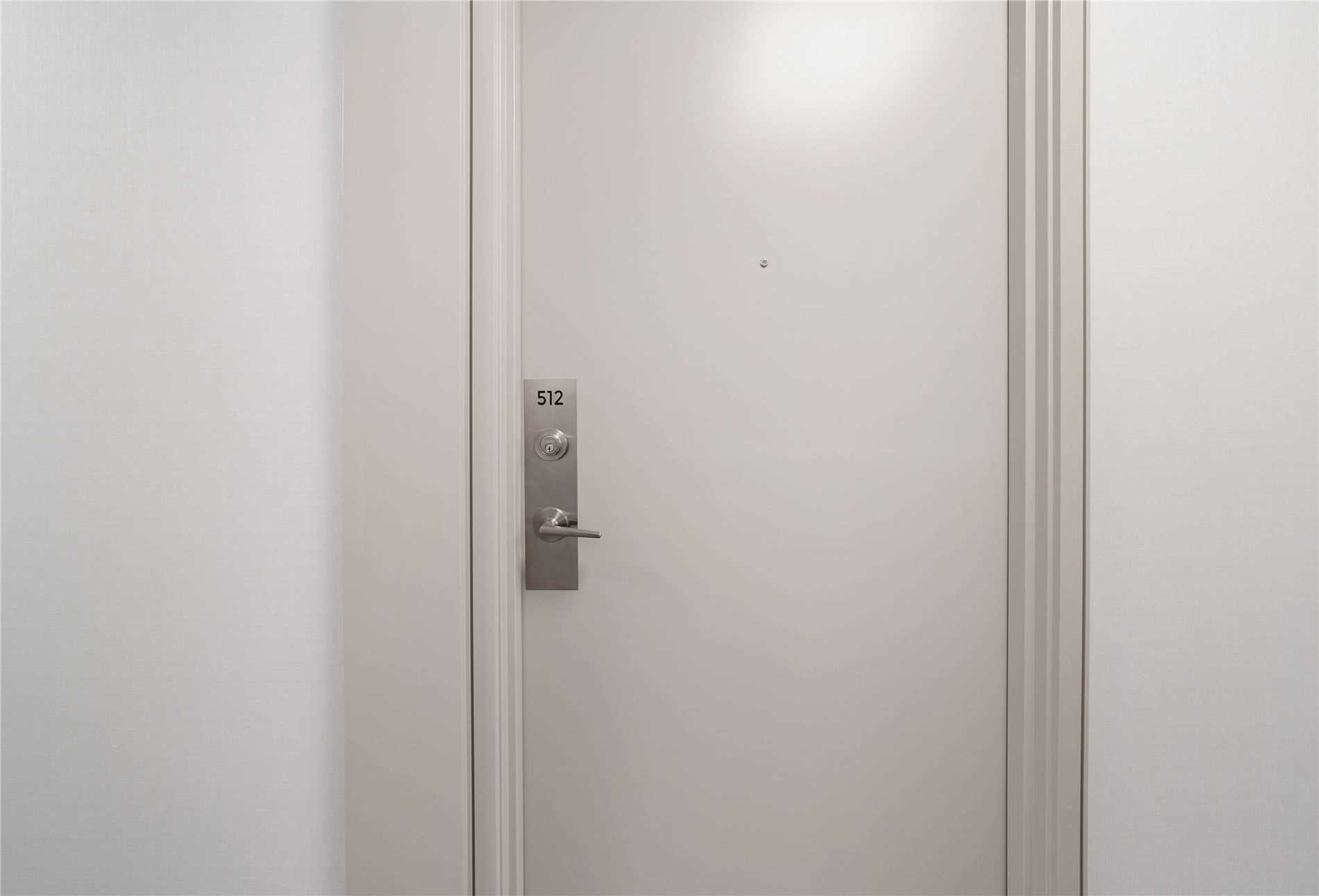 681 Yonge St, #512
