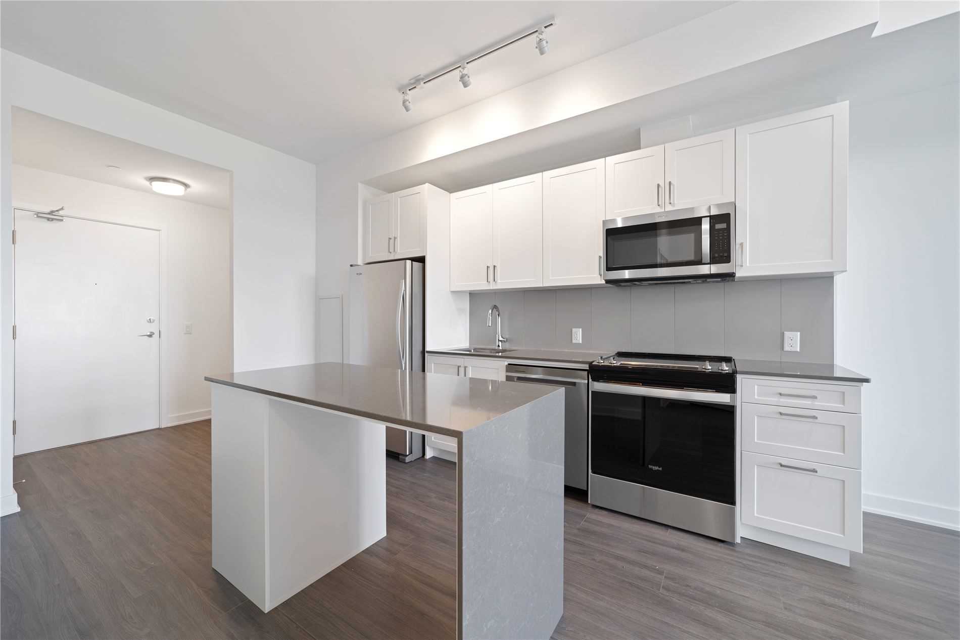 681 Yonge St, #512
