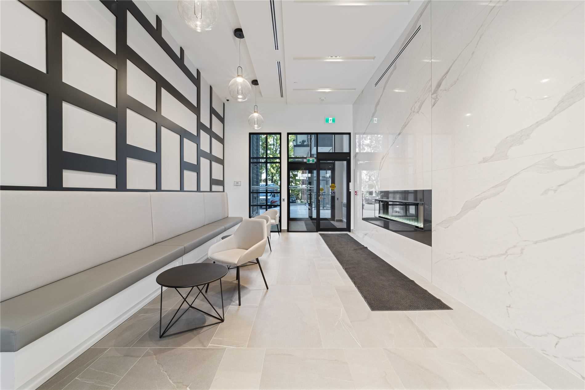 681 Yonge St, #512