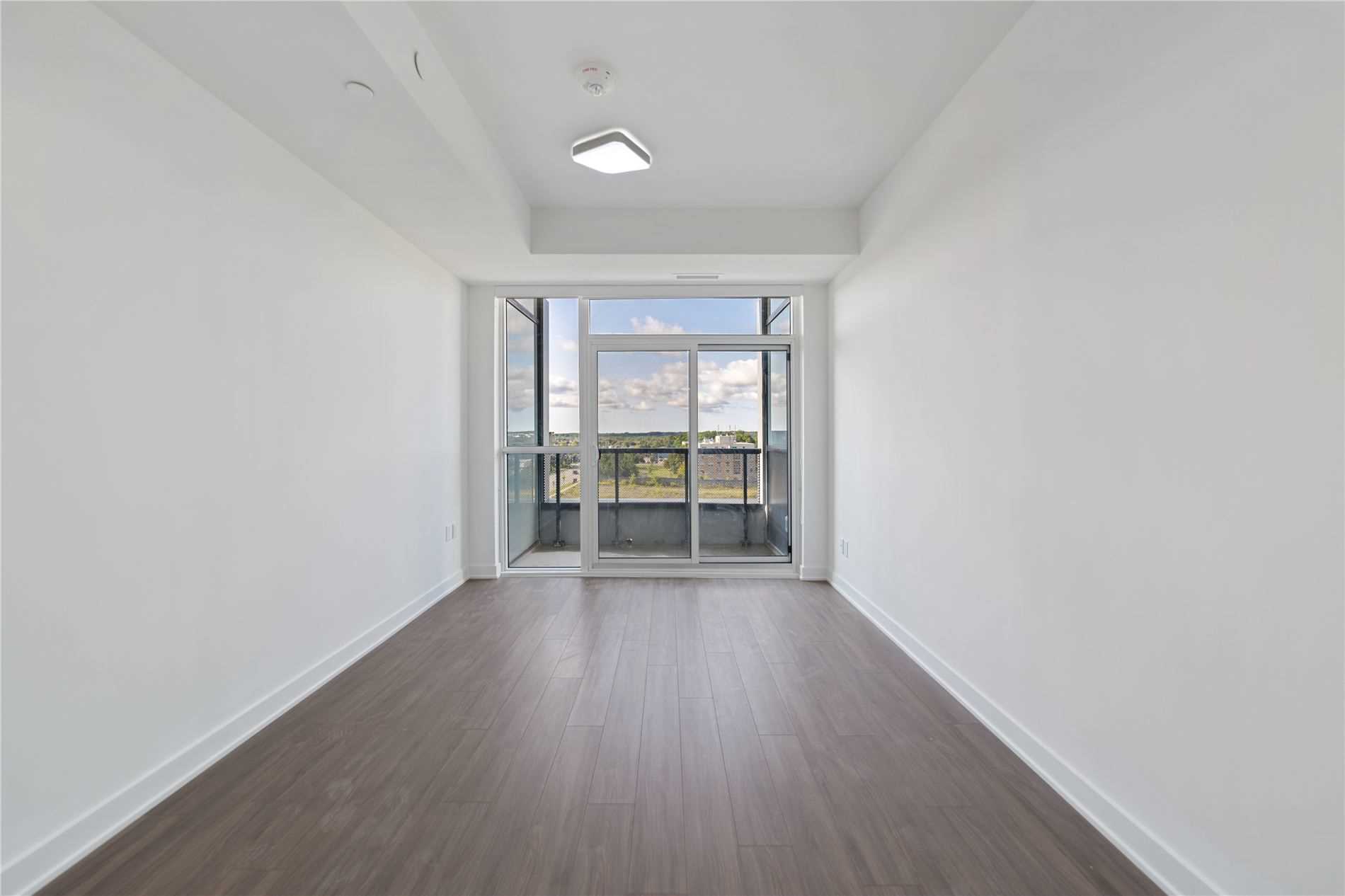 681 Yonge St, #512