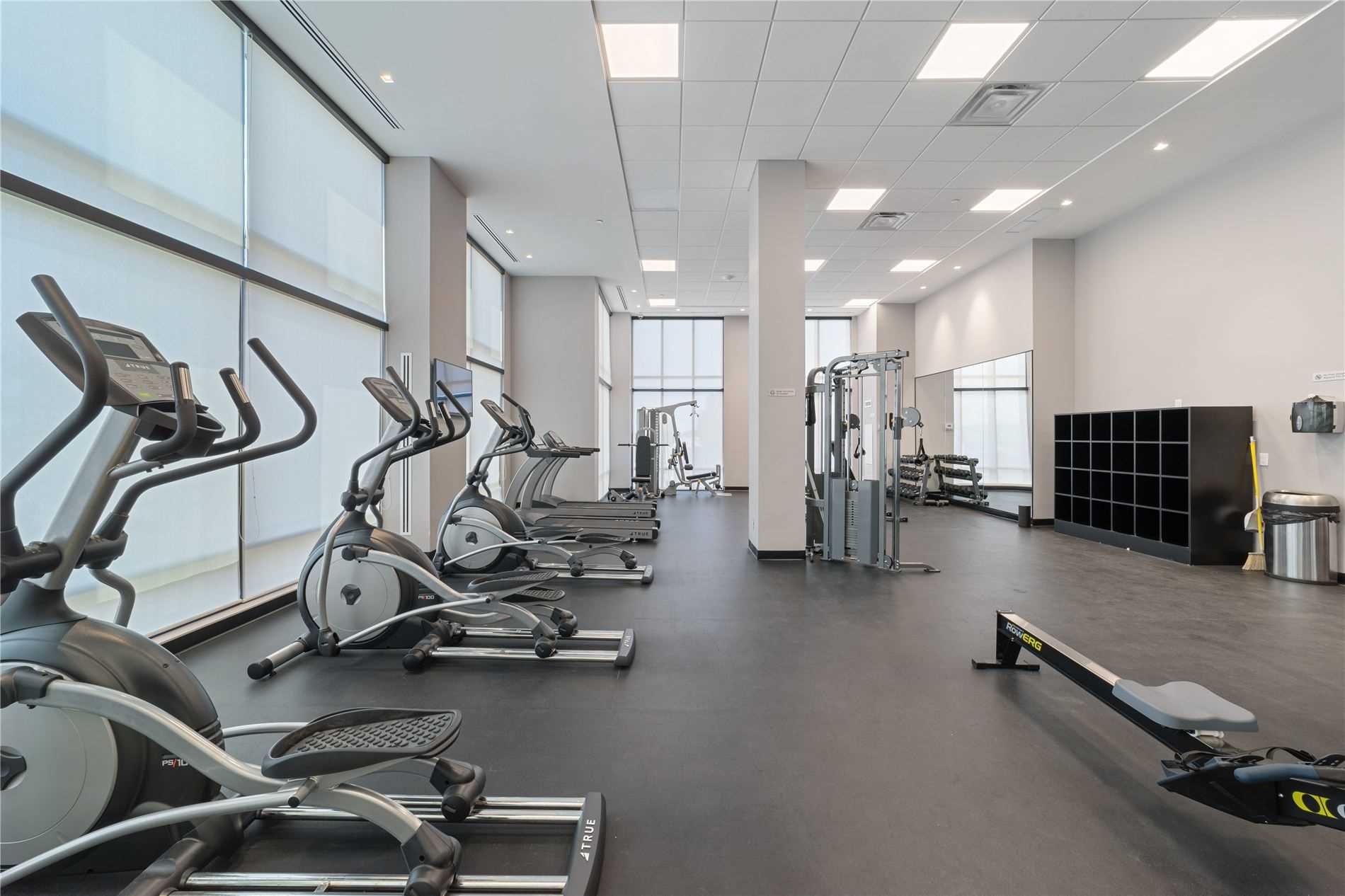 681 Yonge St, #512