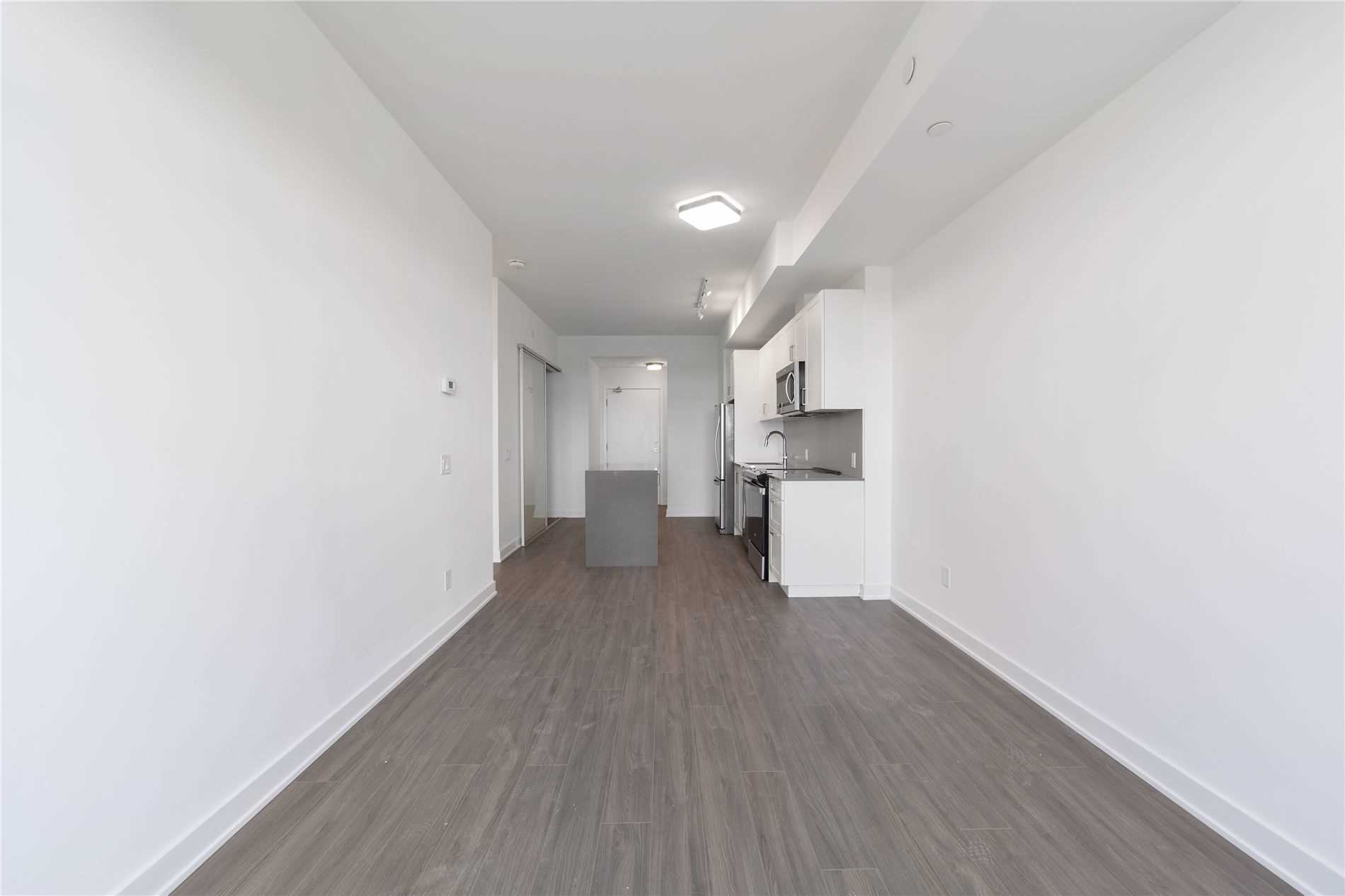 681 Yonge St, #512