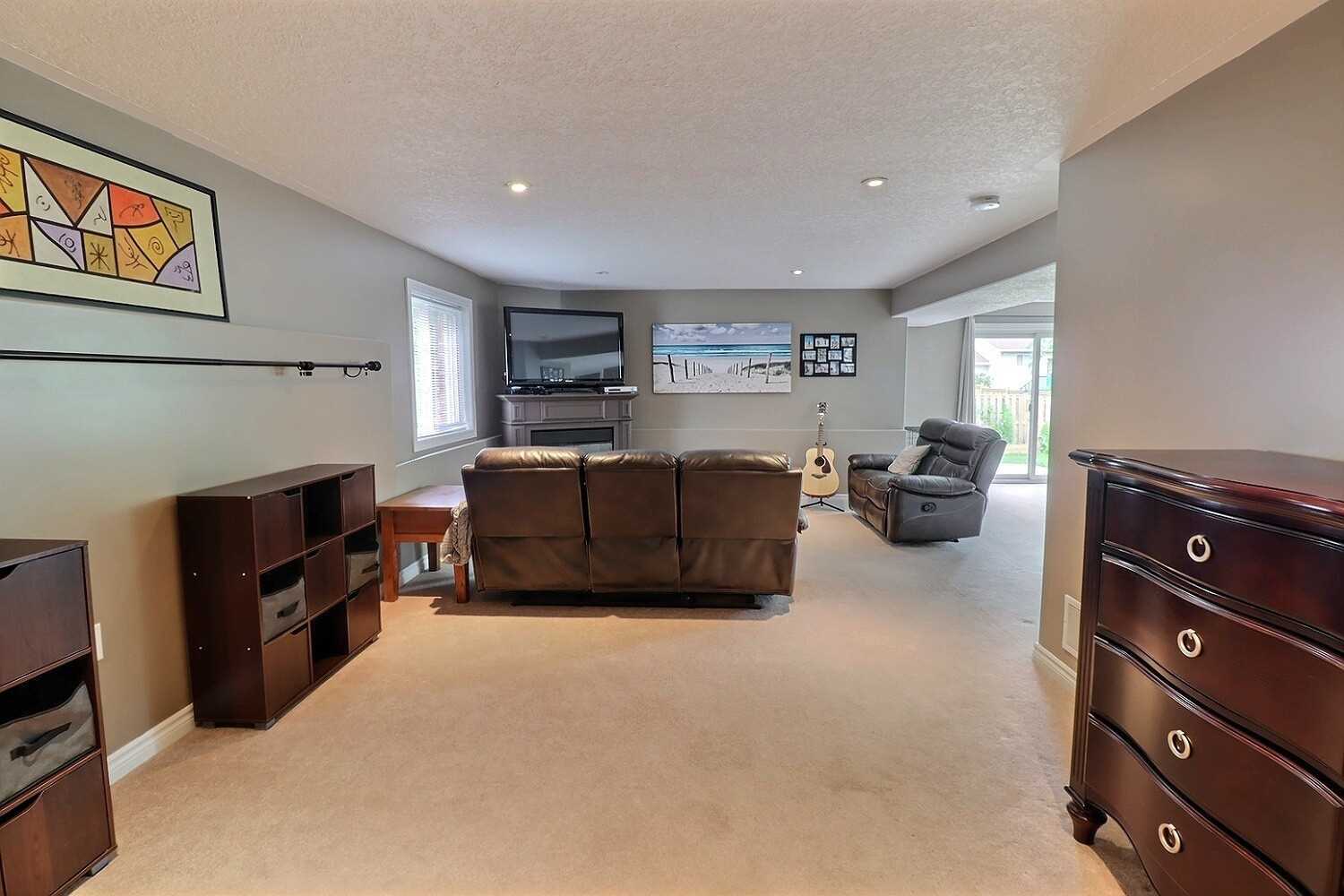 Listing S5788440 - Large Photo # 10