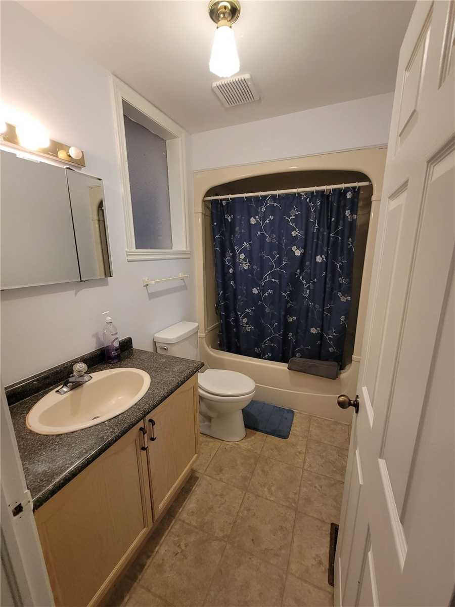 2999 Lakeside Dr