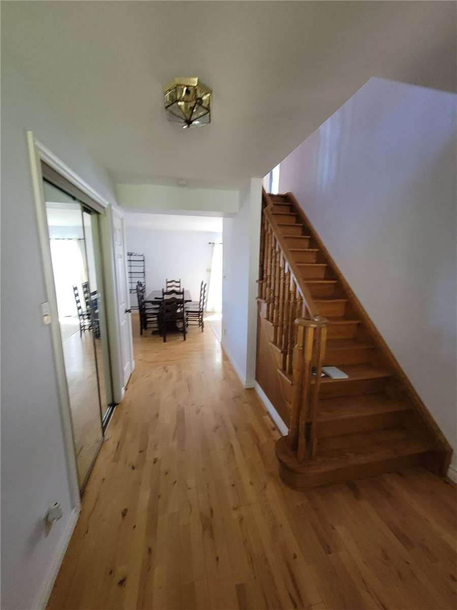2999 Lakeside Dr