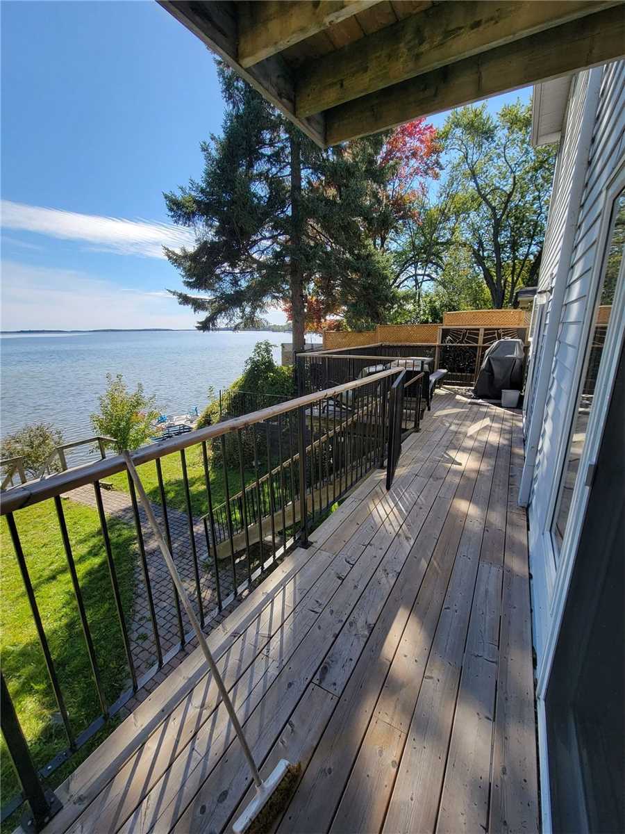 2999 Lakeside Dr