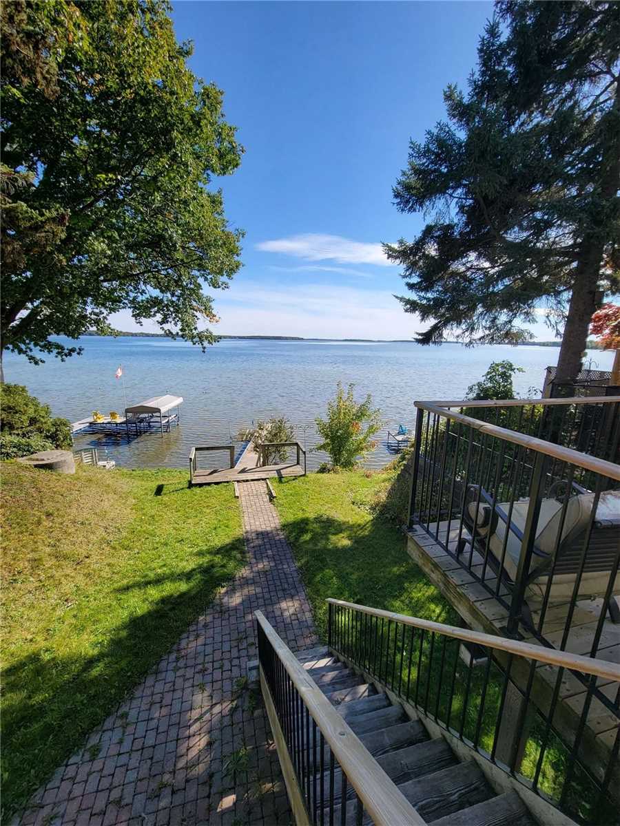 2999 Lakeside Dr