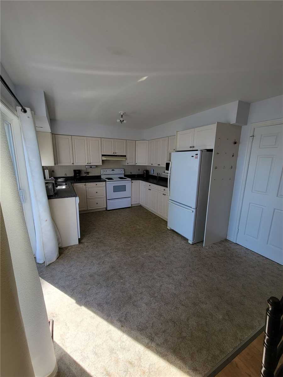 2999 Lakeside Dr