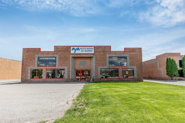 119 Saunders Rd, Barrie