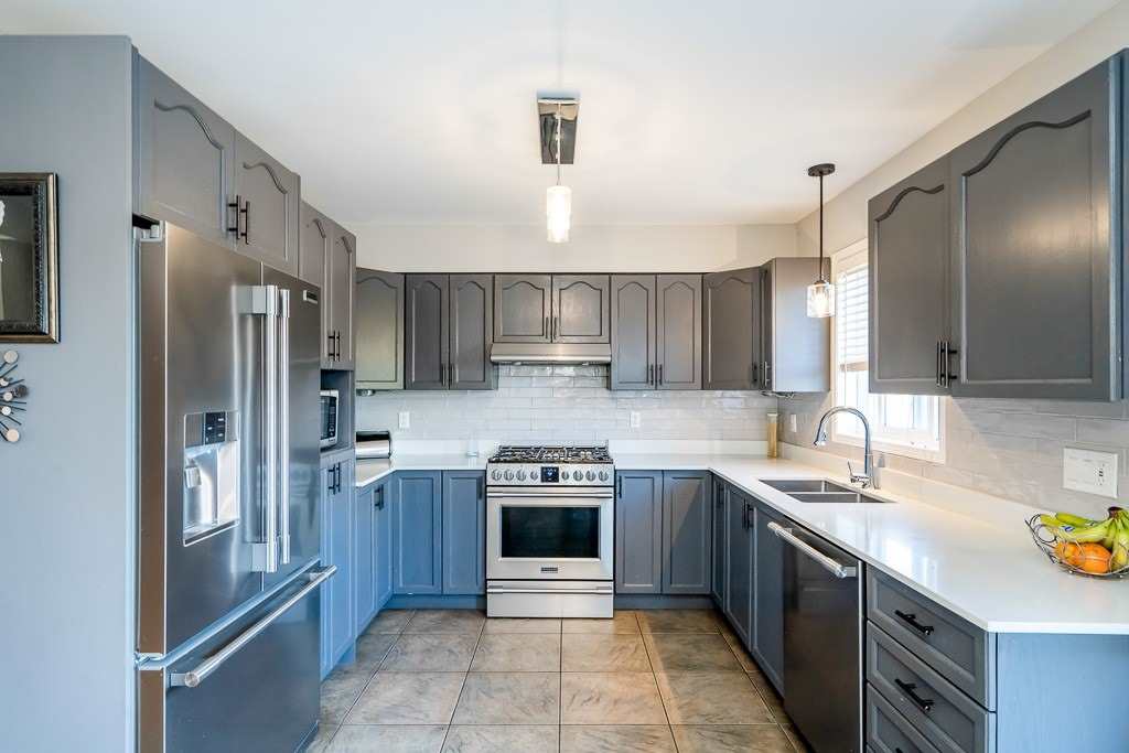 7 Crompton Drive