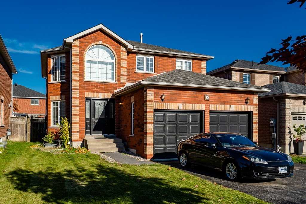 7 Crompton Drive