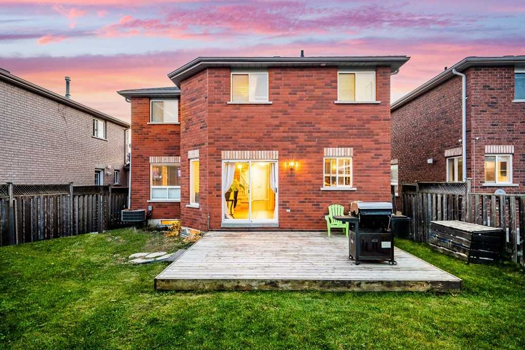7 Crompton Drive