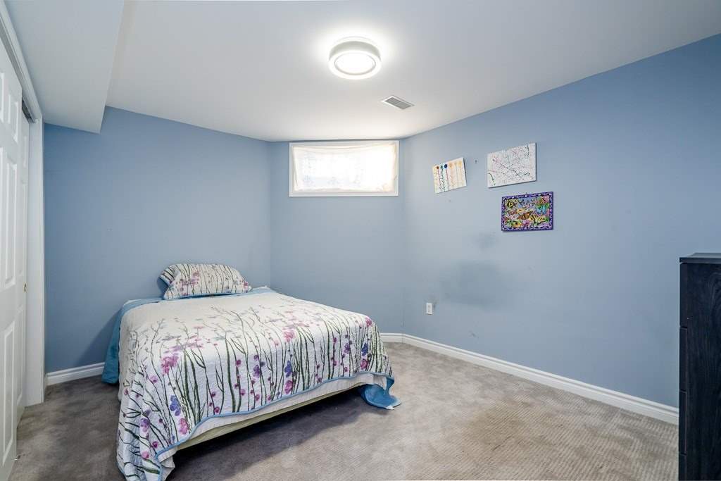7 Crompton Drive