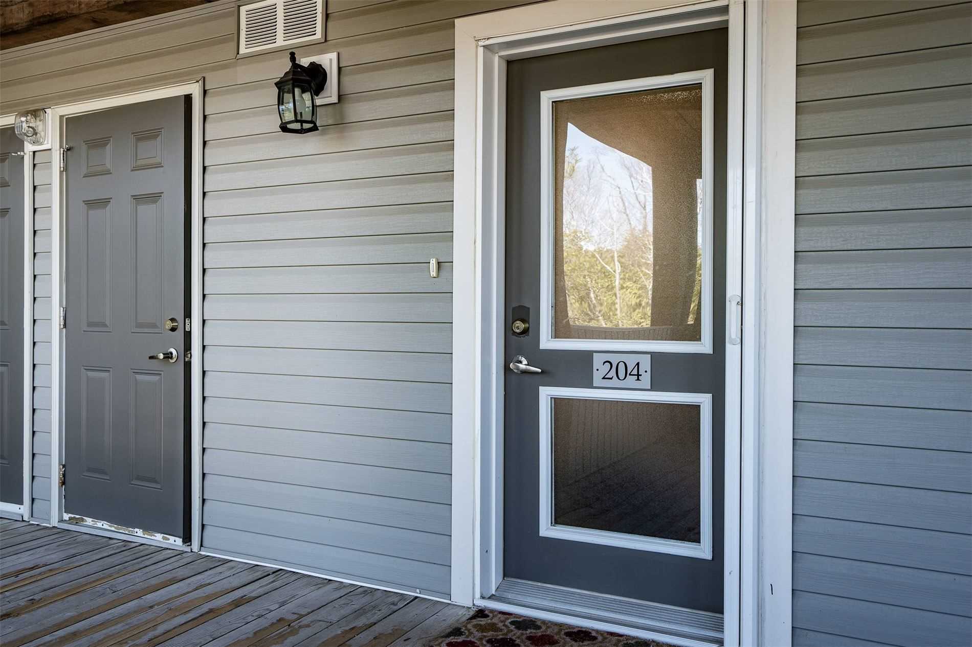 8 Brandy Lane Dr, #204