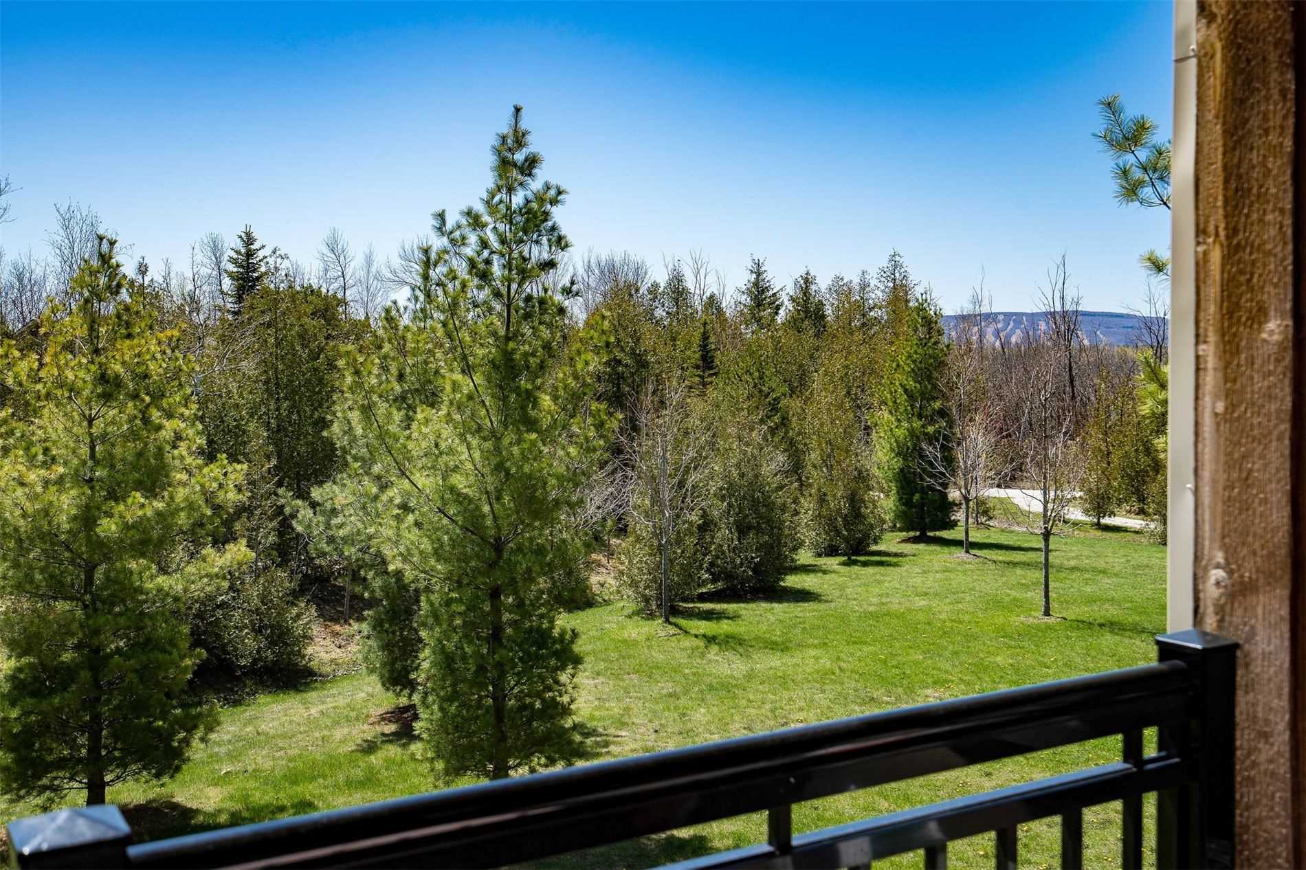 8 Brandy Lane Dr, #204