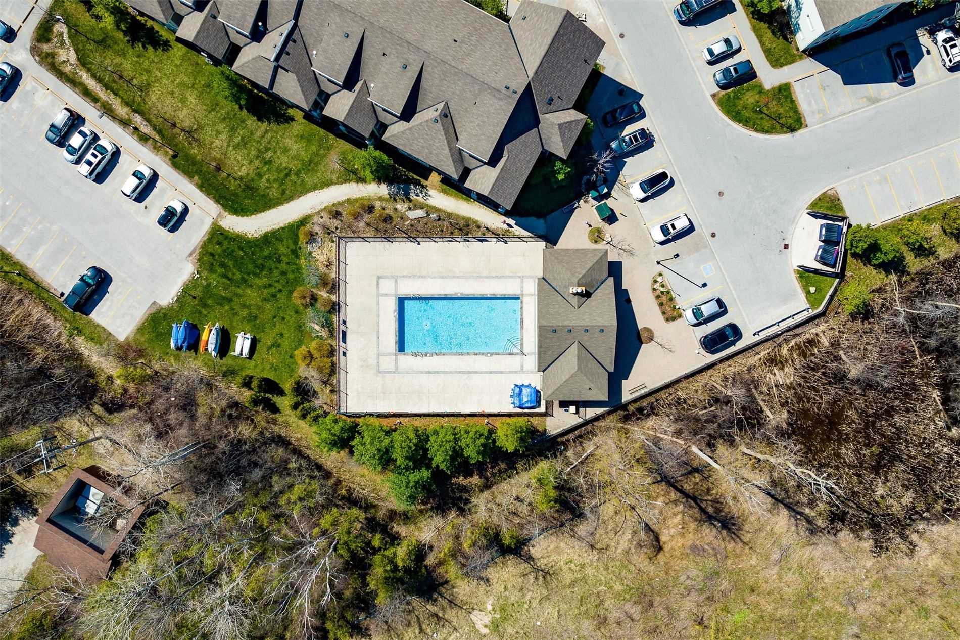8 Brandy Lane Dr, #204