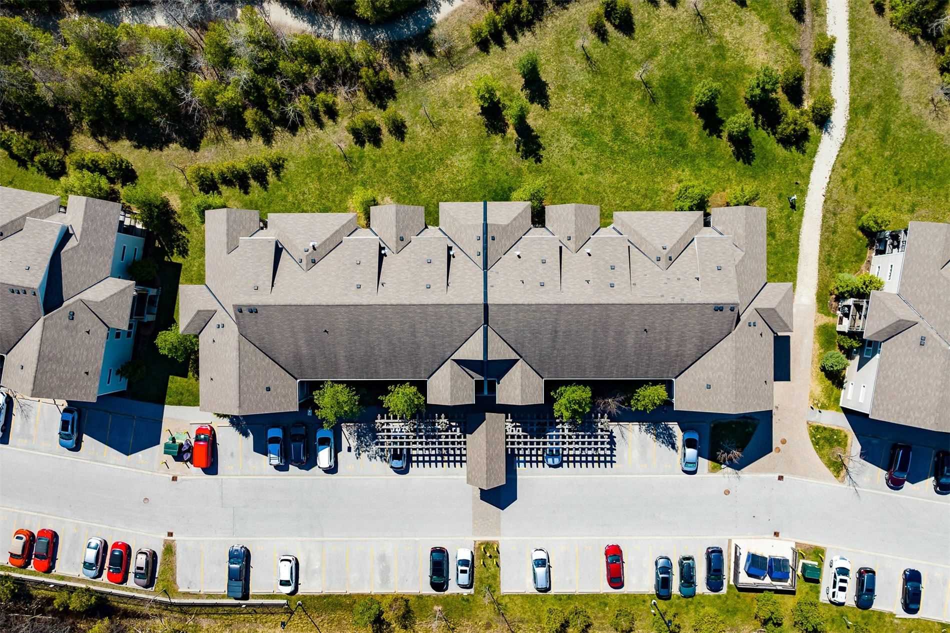 8 Brandy Lane Dr, #204