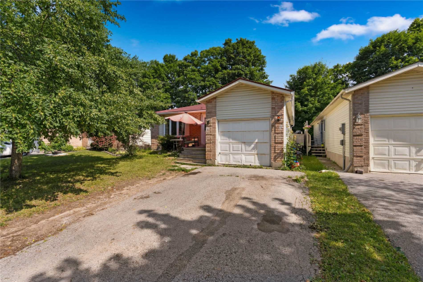 153 Hickling Tr, Barrie