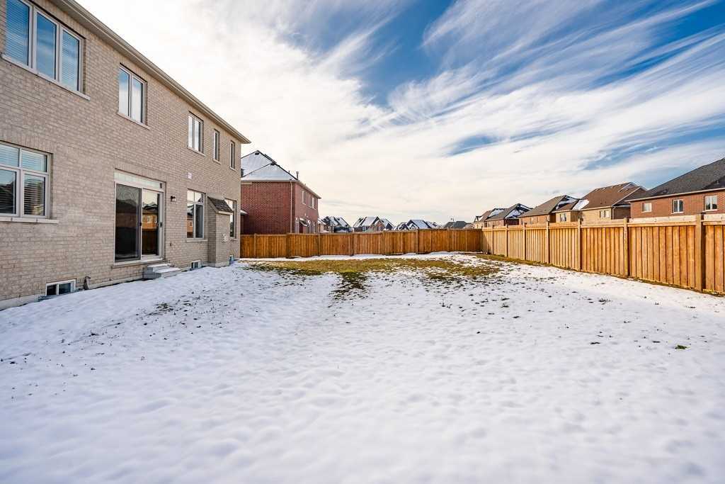 56 Redmond Cres