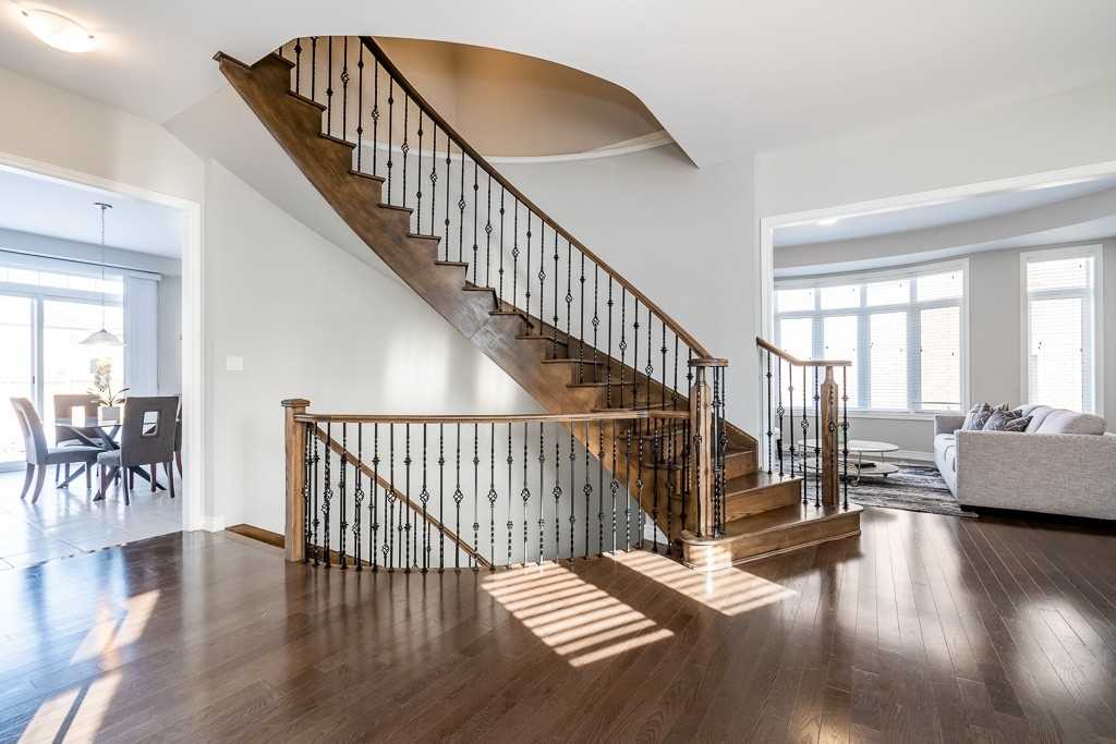 56 Redmond Cres