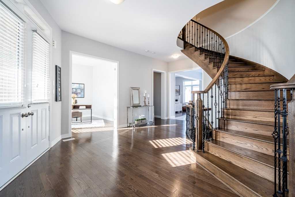 56 Redmond Cres
