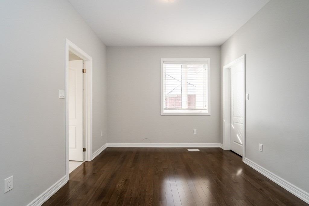 56 Redmond Cres