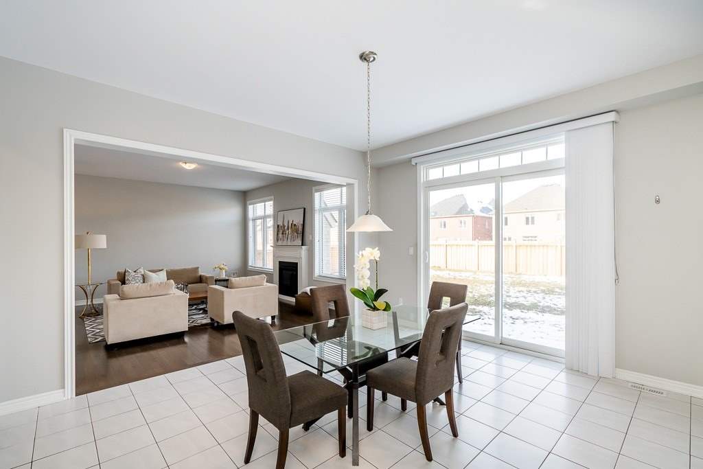 56 Redmond Cres