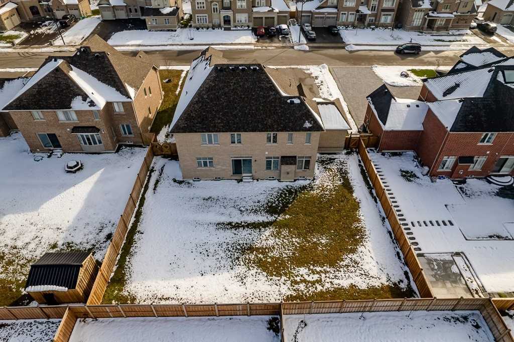 56 Redmond Cres