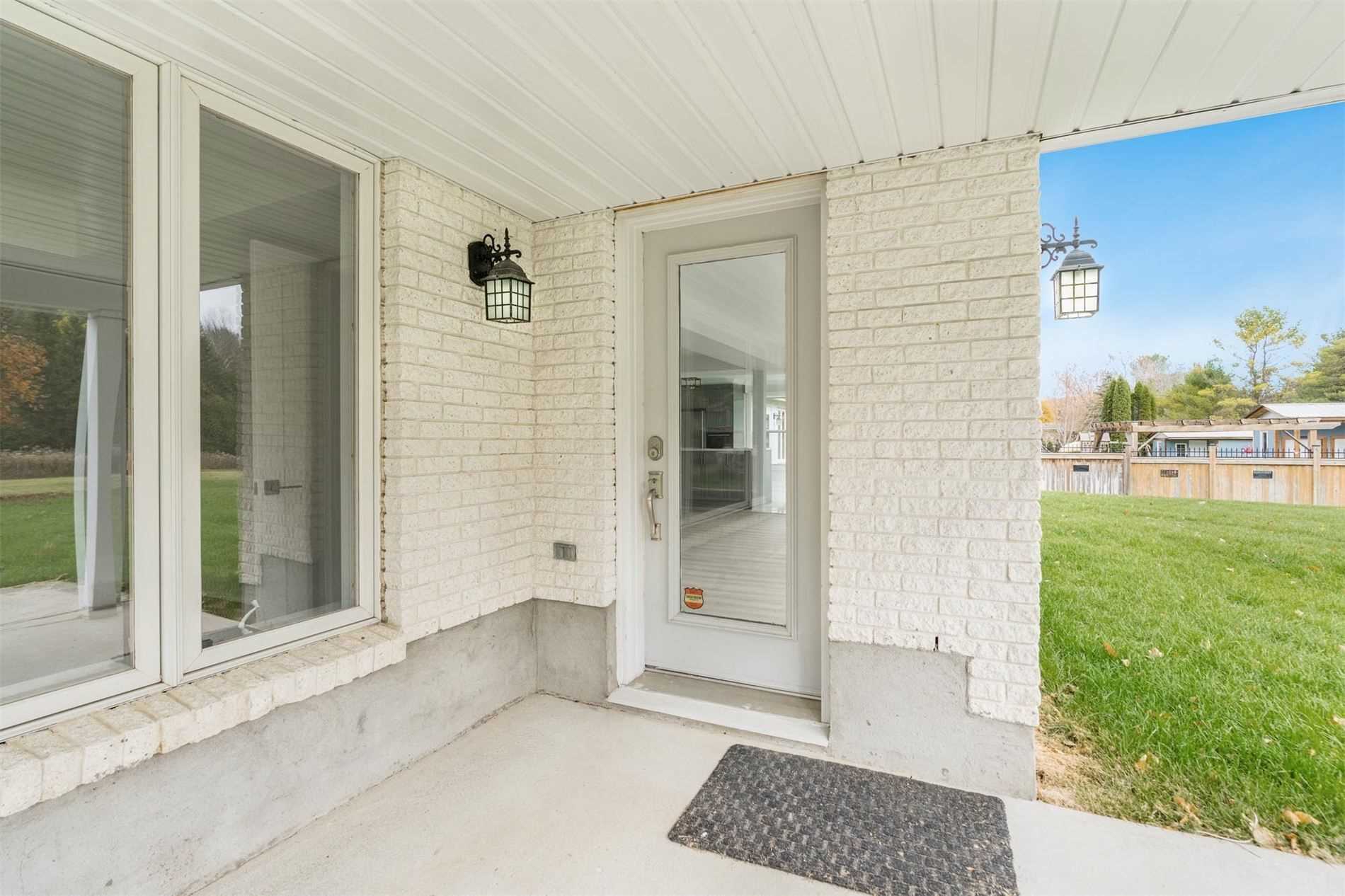 38 Cairns Blvd