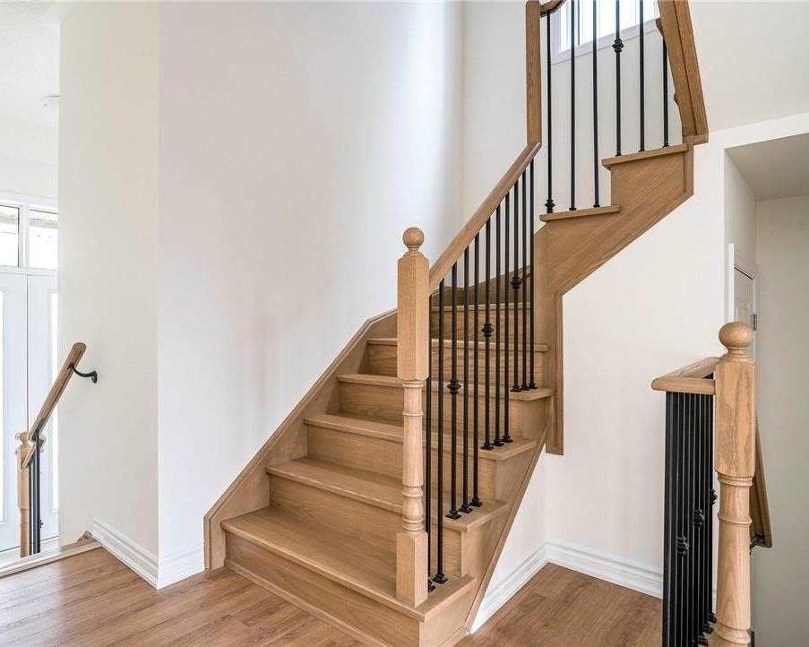 24 Simona Ave