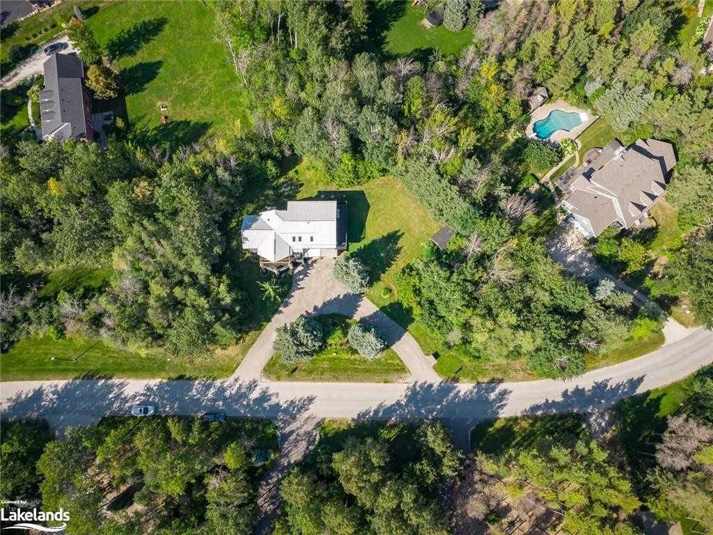 20 Forest Dr