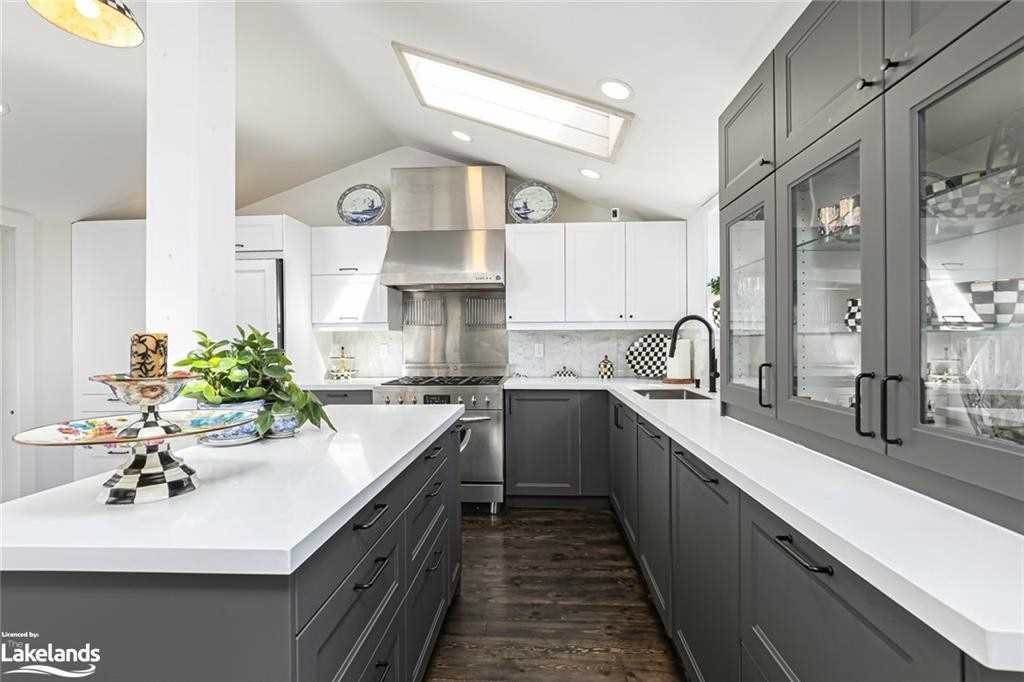 20 Forest Dr