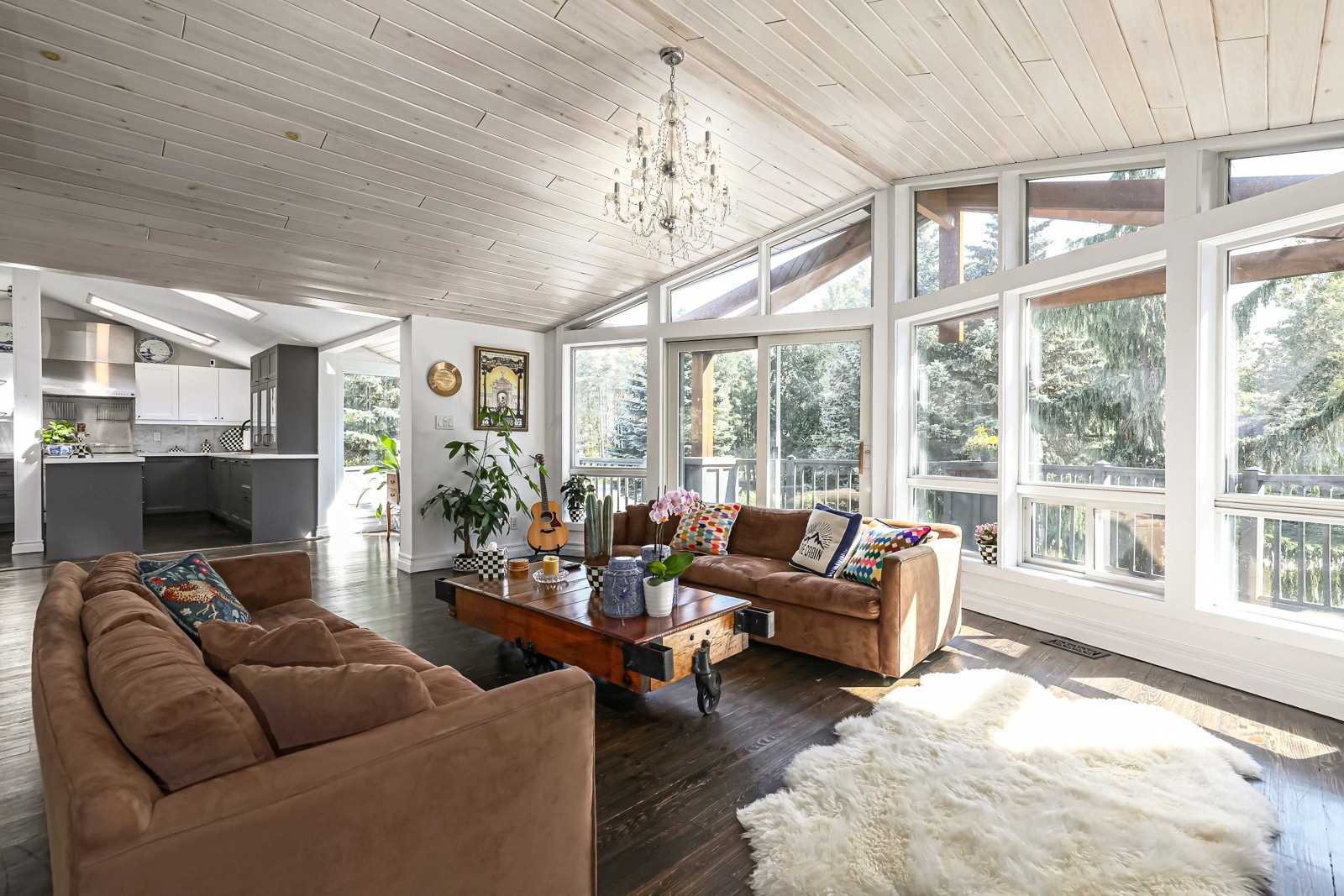 20 Forest Dr