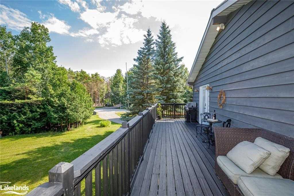 20 Forest Dr