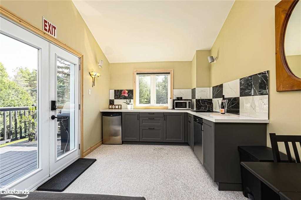 20 Forest Dr