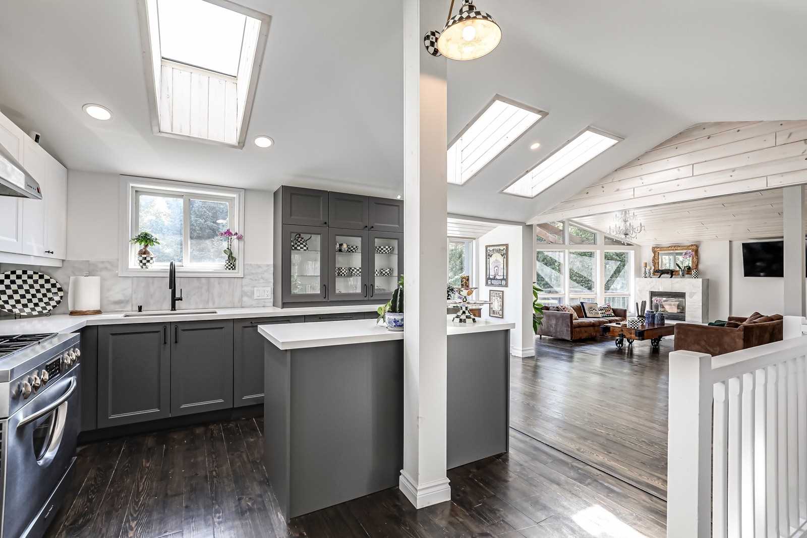 20 Forest Dr