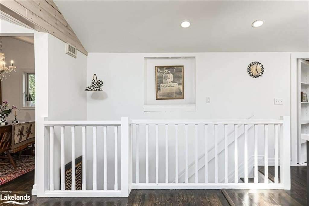 20 Forest Dr