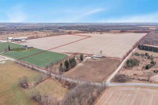 1546 Flos Road 4 E, Springwater