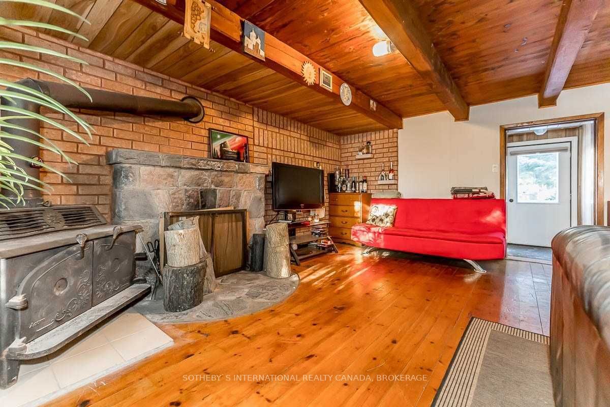 Listing S5860403 - Large Photo # 8