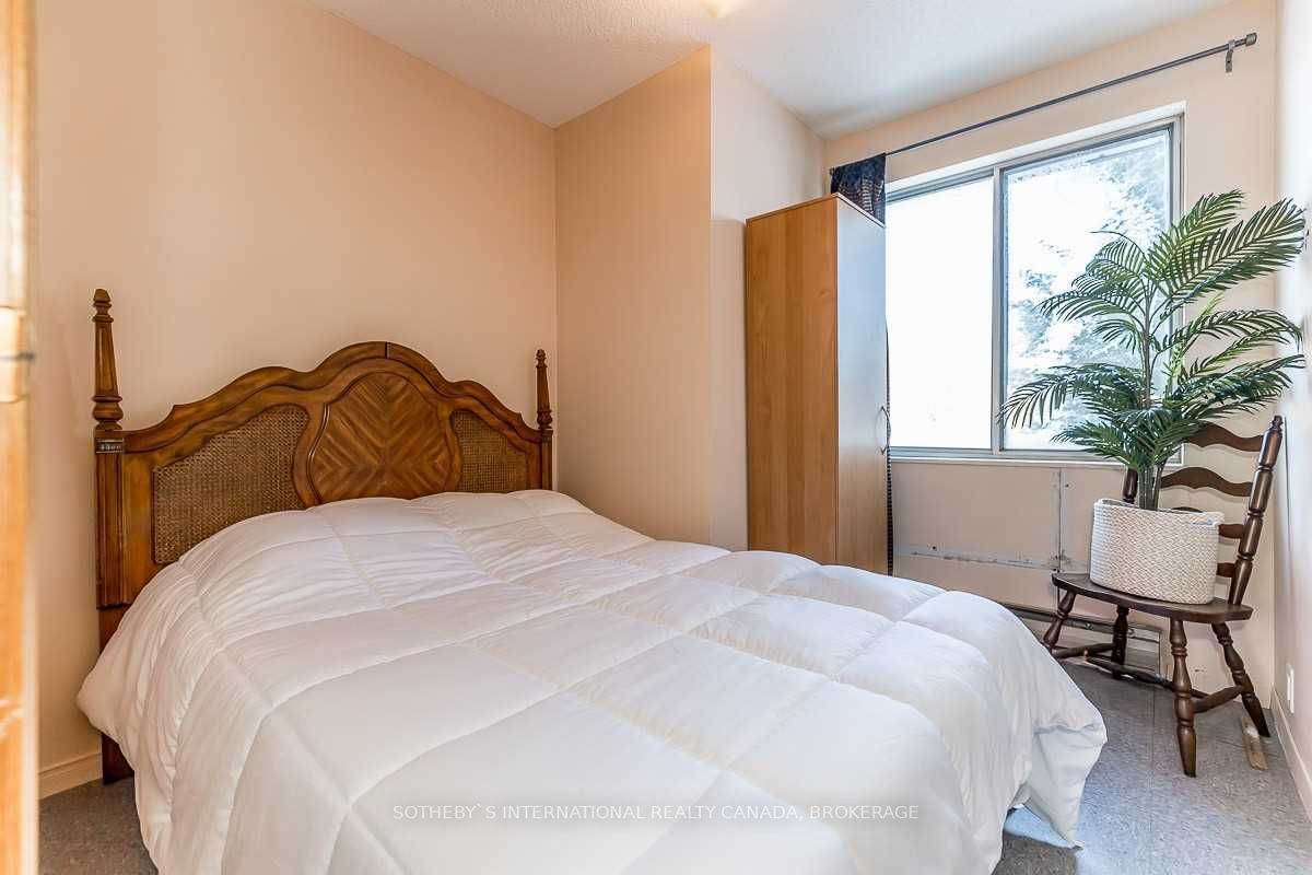 Listing S5860403 - Large Photo # 27