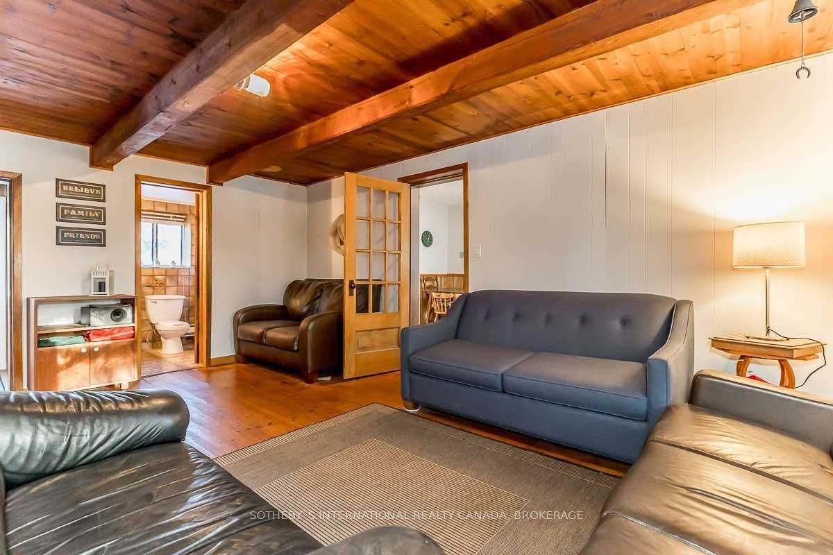 Listing S5860403 - Large Photo # 10