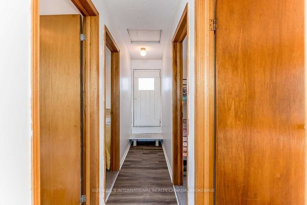 Listing S5860403 - Large Photo # 25