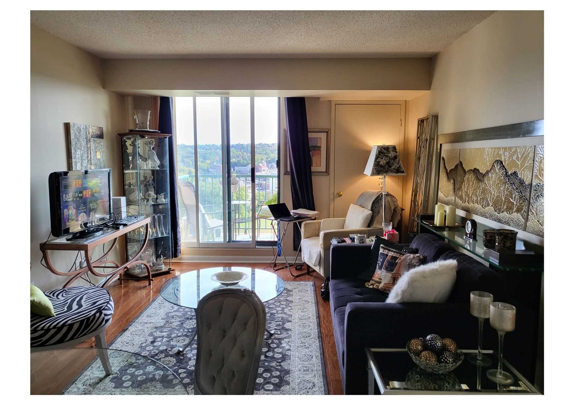 75 Ellen St, #1111