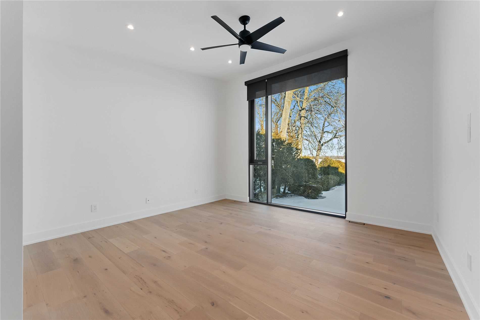 655 Glen Cres