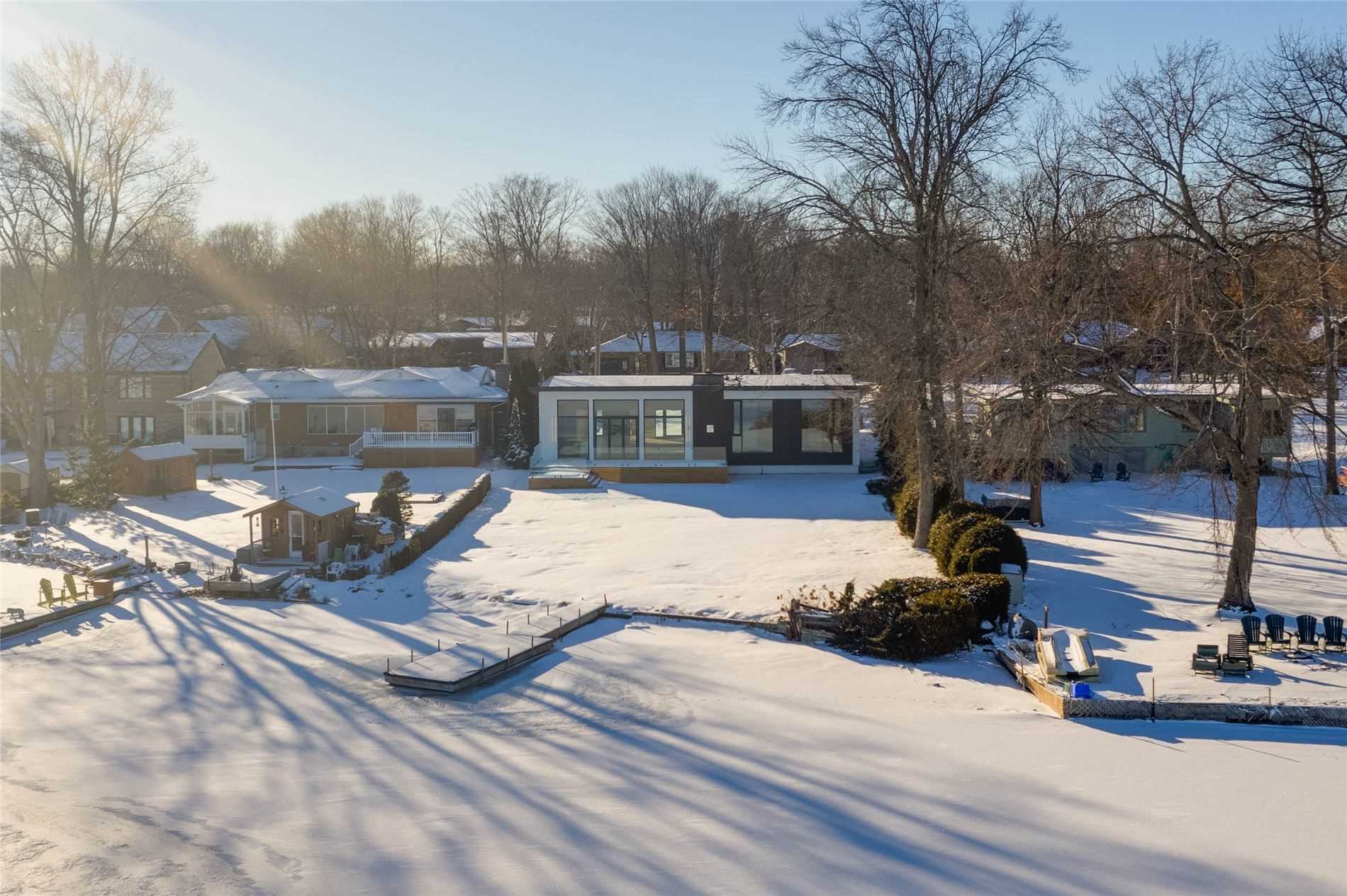 655 Glen Cres