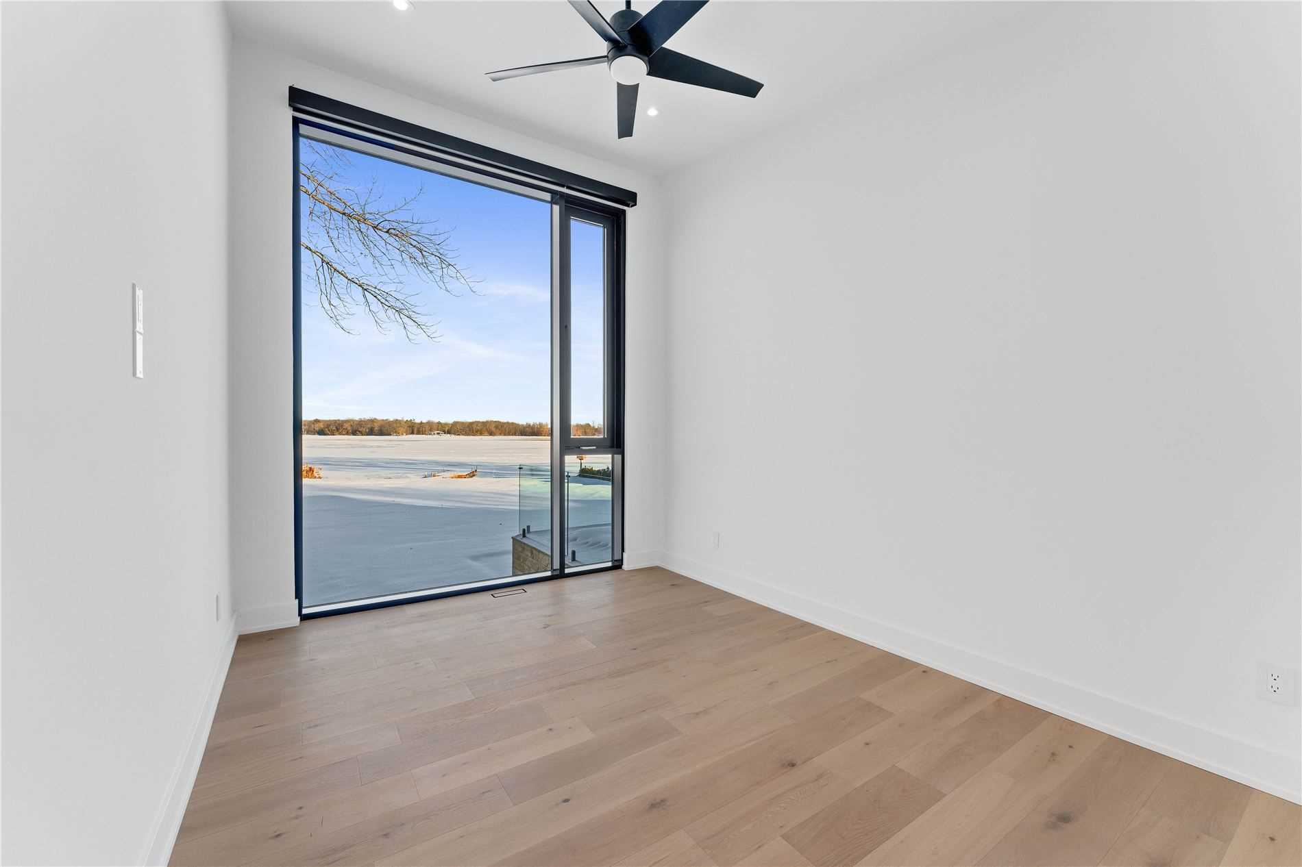655 Glen Cres