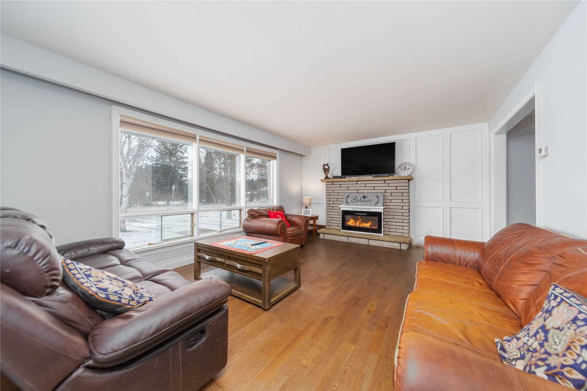19 Locke Ave